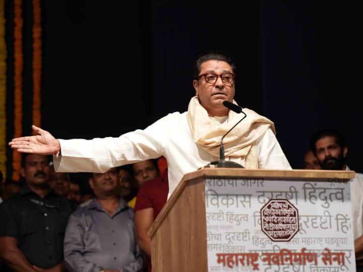 Raj Thackeray Statement on ISRO Chandrayaan said Moon-like Craters on Mumbai-Goa Highway Raj Thackeray Statement: MNS अध्यक्ष राज ठाकरे का चंद्रयान पर बड़ा बयान, कहा- 'मुंबई-गोवा हाईवे पर चांद जैसे खड्डे...'