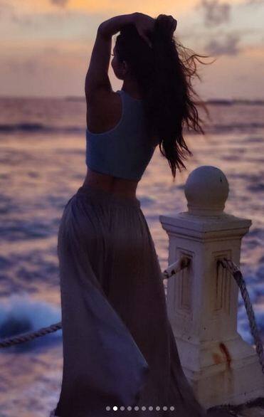 ਅਭਿਨੇਤਰੀ ਮੌਨੀ ਰਾਏ ਨੇ ਹਾਲ ਹੀ 'ਚ ਆਪਣੀ ਲੇਟੈਸਟ ਛੁੱਟੀਆਂ ਦੀਆਂ ਤਸਵੀਰਾਂ ਇੰਸਟਾਗ੍ਰਾਮ 'ਤੇ ਸ਼ੇਅਰ ਕੀਤੀਆਂ ਹਨ।