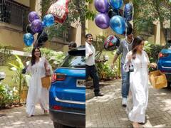 हाथ में बैलून और केक लिए अब्बा Saif Ali Khan का बर्थडे सेलिब्रेट करने Kareena Kapoor के घर पहुंचीं Sara Ali Khan