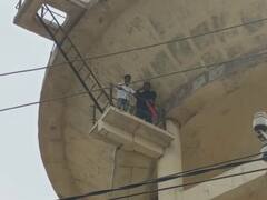 किसी ने पुतला फूंका तो किसी ने...स्टूडेंट यूनियन इलेक्शन पर लगी रोक तो गुस्से में दिखे कॉलेज छात्र