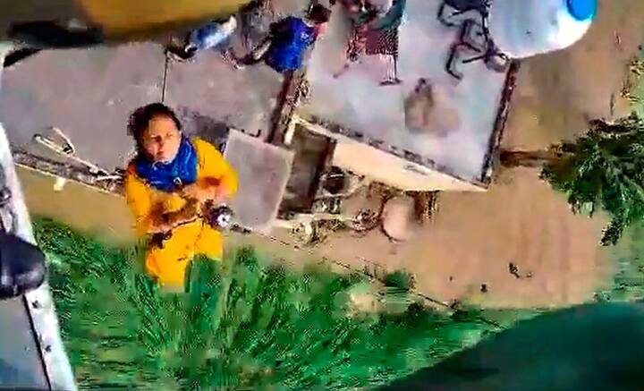 আগামী ১৯ অগাস্ট পর্যন্ত হিমাচলের স্কুল এবং কলেজগুলি বন্ধ রাখার সিদ্ধান্ত নেওয়া হয়েছে। হিমাচলপ্রদেশ ইউনিভার্সিটিও আপাতত পঠনপাঠন বন্ধ রেখেছে।