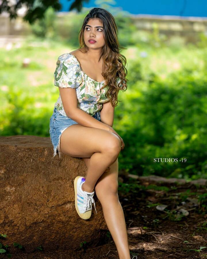 'శ్రీదేవి డ్రామా కంపెనీ', 'జబర్దస్త్' వంటి షోస్‌తో ప్రేక్షకులను ఆకట్టుకుంటున్నది.