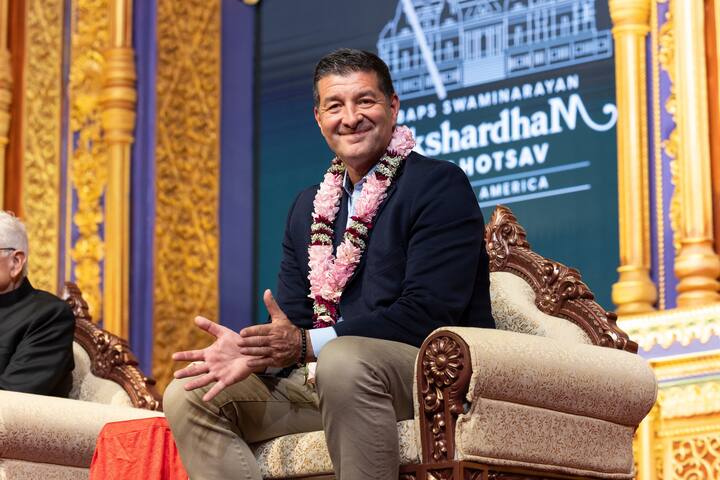 BAPSના પૂ. ચૈતન્યમૂર્તિ સ્વામીએ તેઓના પ્રેરણાદાયી વક્તવ્યમાં જણાવ્યું કે પ્રમુખસ્વામી મહારાજ રાષ્ટ્રસેવાને ધર્મ ગણતા. તેમણે જણાવ્યું કે ‘અક્ષરધામનું સર્જન પ્રમુખસ્વામી મહારાજે અને મહંતસ્વામી મહારાજે સૌમાં સીંચેલી સેવાભાવનાનું મૂર્તિમંત ઉદાહરણ છે. આ પ્રેરણાના મહોત્સવમાં સમ્મિલિત તમામ સ્વયંસેવકોની સેવાભાવના અક્ષરધામના સર્જનમાં અને સ્થાનિક સ્તરે અનેકવિધ સેવાપ્રવૃતિઓમાં પ્રતિબિંબિત થતી જોઈ શકાય છે.’