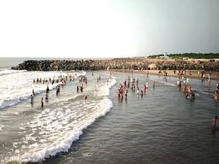 மீண்டும் ஆடி அமாவாசை.. ஒரே மாதத்தில் 2வது முறை... பூம்புகார், காவிரி கரைகளில் குறைந்த மக்கள்..!
