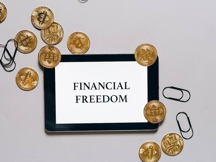 Financial Management Tips Here is how to reach Rs 10 crore by age 60 Know Details Financial Management: మీది 30-40 వయసా! 60 కల్లా రూ.10 కోట్లు సంపాదించడం ఎలా?