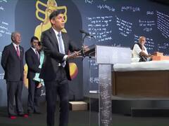 मोरारी बापू की राम कथा में पहुंचे ऋषि सुनक, बोले- प्रधानमंत्री नहीं, बल्कि हिंदू के रूप में आया हूं