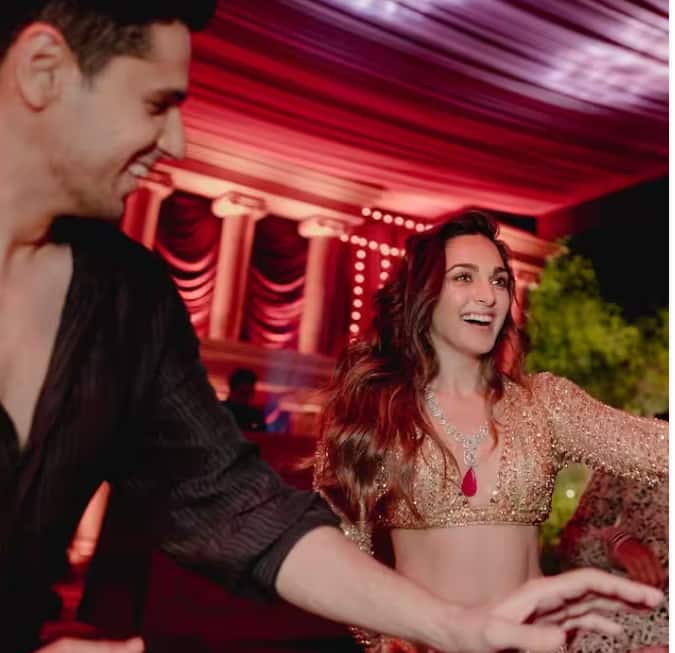 तुम्हाला हे जाणून आश्चर्य वाटेल की, कियाराने लग्नानंतर काहीही काम केलं नाही. ती फक्त बसून खाते.