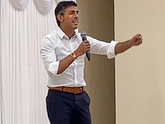 कैंब्रिज यूनिवर्सिटी में ब्रिटेन के प्रधानमंत्री ने सुनी मोरारी बापू की रामकथा, ऋषि सुनक पर क्या बोले अयोध्या के साधु संत?