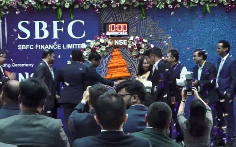 SBFC ફાઇનાન્સનું બમ્પર લિસ્ટિંગ, રોકાણકારોને શેર દીઠ ₹25નો નફો મળ્યો, જાણો કેટલાએ થયો લિસ્ટ SBFC Finance Listing: Bumper listing of SBFC Finance, gave ₹ 25 per share profit to investors – know the price SBFC ફાઇનાન્સનું બમ્પર લિસ્ટિંગ, રોકાણકારોને શેર દીઠ ₹25નો નફો મળ્યો, જાણો કેટલાએ થયો લિસ્ટ