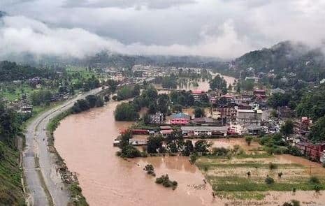 सध्या उत्तर भारतात मुसळधार पाऊस सुरु आहे. अनेक भागात या पावसामुळं जनजीवन विस्कळीत झालं आहे.