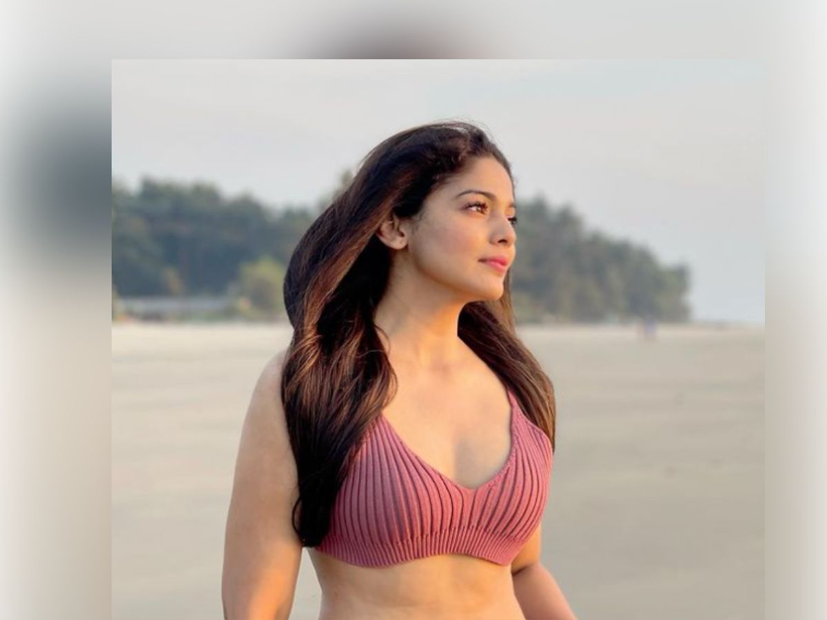 Pooja best sale sawant bikini