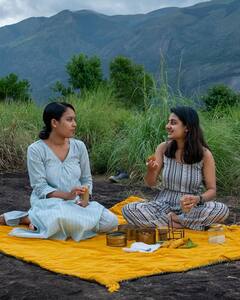 Esther Anil Photos: దృశ్యం పాప ఎస్తర్ అనిల్ ఎంద అందంగా ఉందో!