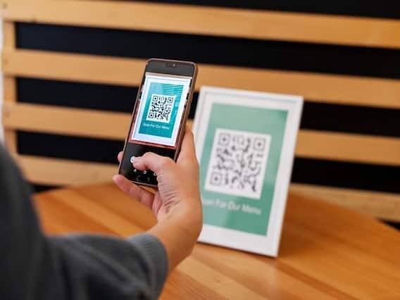 ધ્યાનમાં રાખો કે QR કોડ માત્ર પૈસા ટ્રાન્સફર કરવા માટે સ્કેન કરવામાં આવે છે. પૈસા મેળવવા માટે તમારે QR કોડની જરૂર નથી.