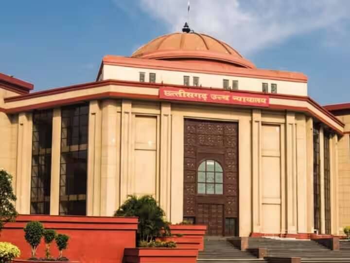Chhattisgarh High Court: मां-बेटे के रिश्ते पर लगाया कलंक, पत्नी के आरोपों पर बोला छत्तीसगढ़ HC, जानें क्या है पूरा मामला Accusing husband of having illicit relationship with his own mother amounts to cruelty says Chhattisgarh High Court Chhattisgarh High Court: मां-बेटे के रिश्ते पर लगाया कलंक, पत्नी के आरोपों पर बोला छत्तीसगढ़ HC, जानें क्या है पूरा मामला