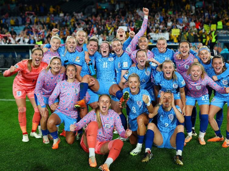 FIFA Women’s World Cup 2023 England Women Foot Ball Team matches On 2023 FIFA Womens World Cup FIFA Women’s World Cup: தொட்டதெல்லாம் வெற்றி.. என்ன செய்ய காத்திருக்காங்களோ!! இங்கிலாந்து மகளிர் அணி இறுதிப்போட்டிக்கு வந்த கதை