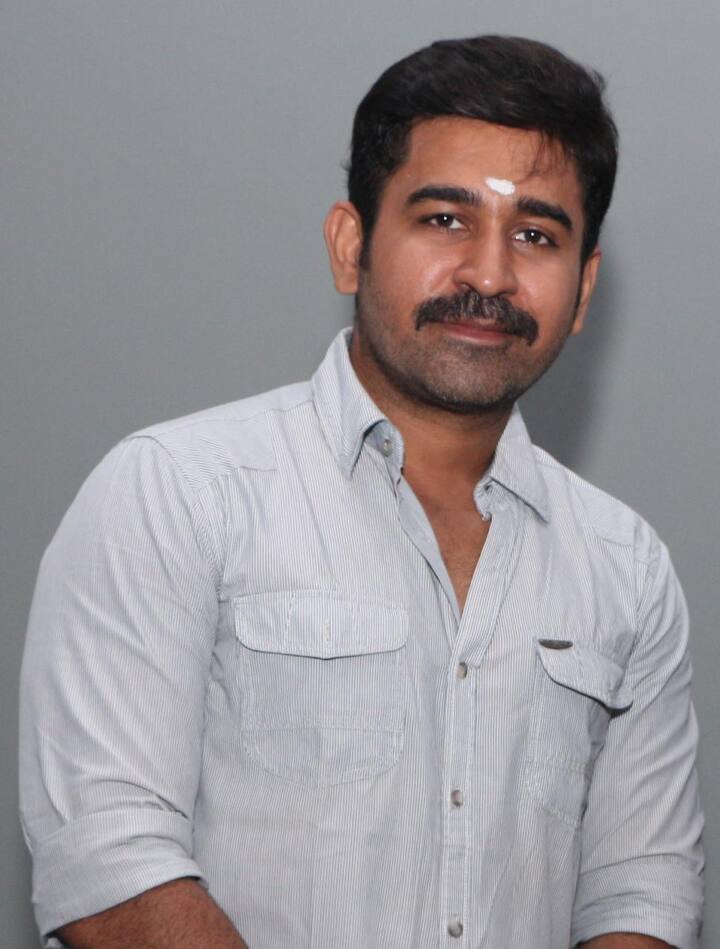 திரைத்துறையில் இசையமைப்பாளராக கால் பதித்து, தற்போது கதாநாயகனாக தமிழ் சினிமாவில் வலம் வரும் நடிகர் விஜய் ஆண்டனி.