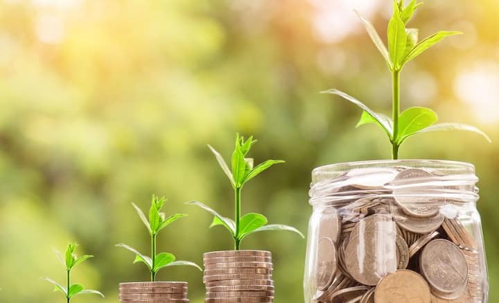 কিন্তু এ ব্যাপারে ব্যতিক্রমী কিছু রাশির জাতক। বাজেট তৈরি করে, হিসেব করে চলেন তাঁরা। এমনকি সামান্য আয় থেকে টাকা সঞ্চয়ও করতে সফল হন।