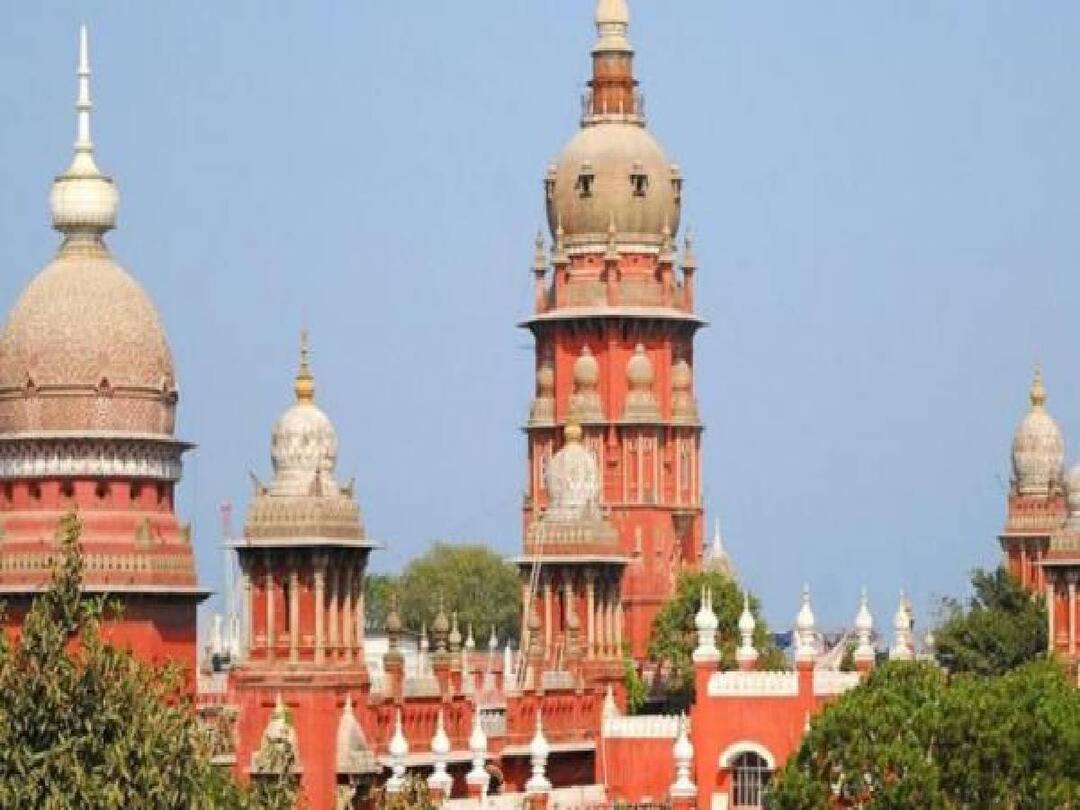 High Court: என்.எல்.சி சுரங்கத்தில் தொடரும் தொழிலாளர்களின் மரணங்கள்: இதை எப்படித்தான் எடுத்துக்கொள்வது? - உயர்நீதிமன்றம் சரமாரி கேள்வி The Madras High Court has questioned how to deal with the series of deaths of workers in N.L.C. mines. High Court: என்.எல்.சி சுரங்கத்தில் தொடரும் தொழிலாளர்களின் மரணங்கள்: இதை எப்படித்தான் எடுத்துக்கொள்வது? - உயர்நீதிமன்றம் சரமாரி கேள்வி