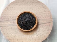 Health Tips: सेहत से लेकर बालों को काला करने तक, मदद करता है रसोई का ये मसाला