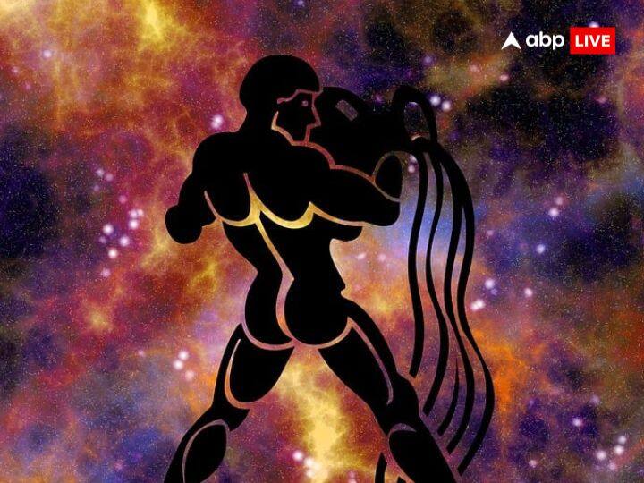 कुंभ राशि (Aquarius)- मंगल तीसरे व 10वें हाउस के स्वामी होकर 8वें हाउस विराजित है. चौथी, सातवीं व आठवी दृष्टि 11वें हाउस, दूसरे,तीसरे हाउस पर है. स्टूडेंट्स के जोश में होश खोने की स्थिति बन सकती है, आपको इससे बचना होगा. वर्कप्लेस पर अपनी शक्तियों का गलत कैल्कुलेशन आपके लिए समस्याएं खड़ी कर सकता है. यात्राओं में ओवर स्पिडिंग न हो, इसका ख्याल रखे. यात्राओं में सावधानी आपको चोट से बचाएगी. स्वास्थ्य का ध्यान रखने का समय है. बिजनेस में भाग्यवादी बनने से बचना होगा, क्योंकि मंगल का गोचर काम को भाग्य के सहारे पूरा करने की टेन्डेंसी देगा. लव-लाईफ में शॉर्ट टेम्पर्ड होकर बनते काम को बिगाड़ सकते है. क्रोध पर नियंत्रण रखना, लाभकारी रहेगा.