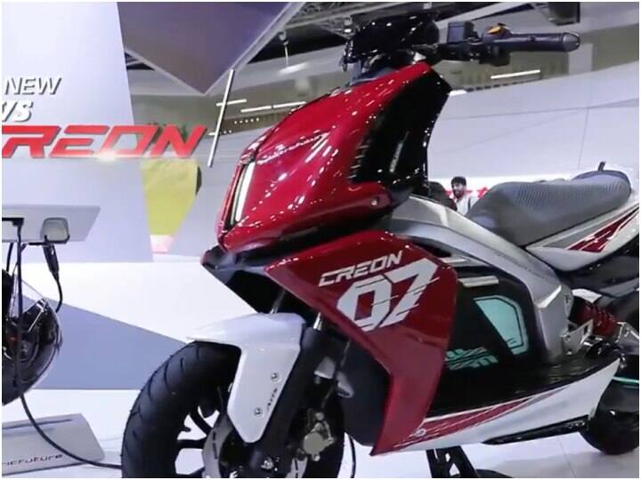 TVS Motor released the new teaser of their upcoming electric scooter Creon TVS Creon: टीवीएस ने जारी किया क्रेओन इलेक्ट्रिक स्कूटर का टीजर, 23 अगस्त को होगा लॉन्च 