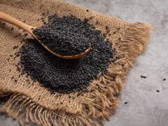 Health Tips: सेहत से लेकर बालों को काला करने तक, मदद करता है रसोई का ये मसाला