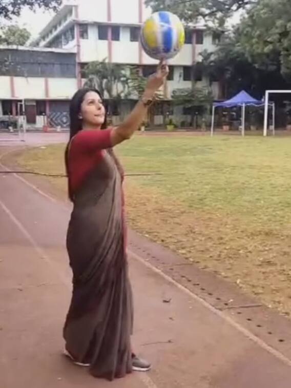 భూమిక లాగా బంతిని బ్యాలెన్స్ చేయండి చూద్దాం!