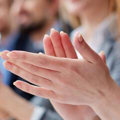 Clapping Therapy: ਤਾੜੀਆਂ ਵਜਾਉਣ ਨਾਲ ਸਰੀਰ ਨੂੰ ਹੁੰਦੇ ਨੇ ਇਹ ਜ਼ਬਰਦਸਤ ਫਾਇਦੇ