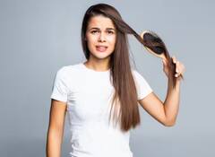 Hairfall Remedies: केसगळती थांबवण्यासाठी लक्षात ठेवा 'या' गोष्टी; साधी चूकही पडेल महागात