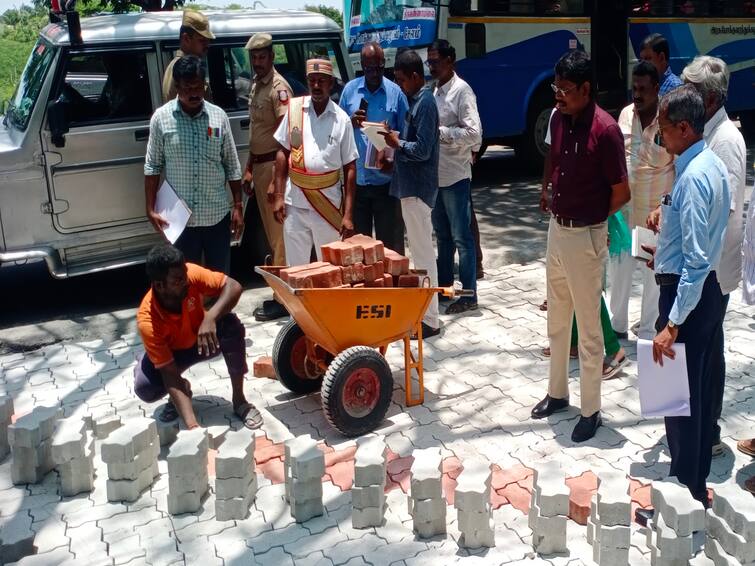 Collector orders officials to remove encroaching shops on Thiruvannamalai girivalapathai TNN கிரிவலப்பாதையில் ஆக்கிரமிப்பு கடைகளை அகற்ற அதிகாரிகளுக்கு திருவண்ணாமலை கலெக்டர்  உத்தரவு