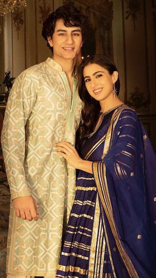 Sara Ali Khan और Ibrahim Khan Cake और Ballons के साथ Saif Ali Khan के Birthday Party में पहुंचे