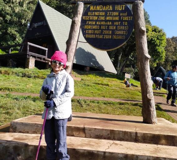 ठाण्याच्या ग्रिहिथाने दक्षिण आफ्रिकेतील टांझानिया येथील माउंट किलीमांजारोवर फडकवला तिरंगा