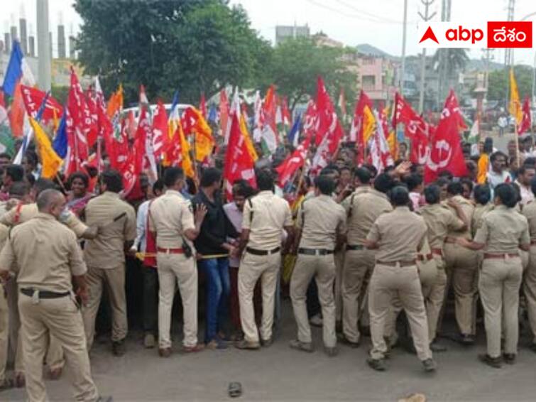 Gangavaram port workers have postponed their protest for five days. Gangavarm Issue : పోర్టు యాజమాన్యానికి ఐదు రోజుల గడవు - నిరసన తాత్కాలికంగా వాయిదా వేసిన కార్మికులు!