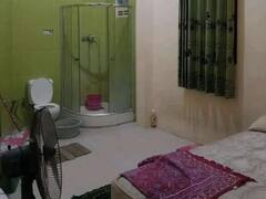 दिल्ली के ये कैसा घर! बेडरूम में ही है ओपन टॉयलेट और बाथरूम, किराया जानकर उड़ जाएंगे होश