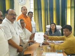 झारखंड के डुमरी उपचुनाव की सरगर्मी तेज, INDIA से बेबी तो NDA से यशोदा ने भरा नामांकन