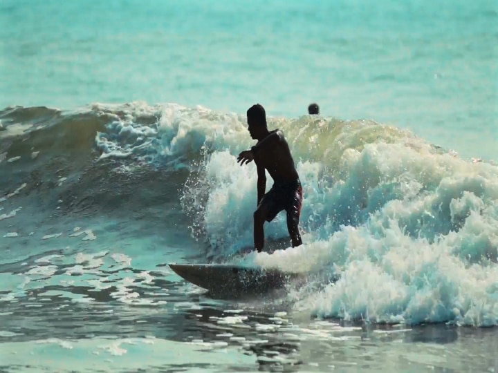 International Surfing : மாமல்லபுரத்தில் அலைச்சறுக்கு போட்டி.. வீரர்களின் அசாத்திய சாகசங்கள்.. இத படிங்க முதல்ல..