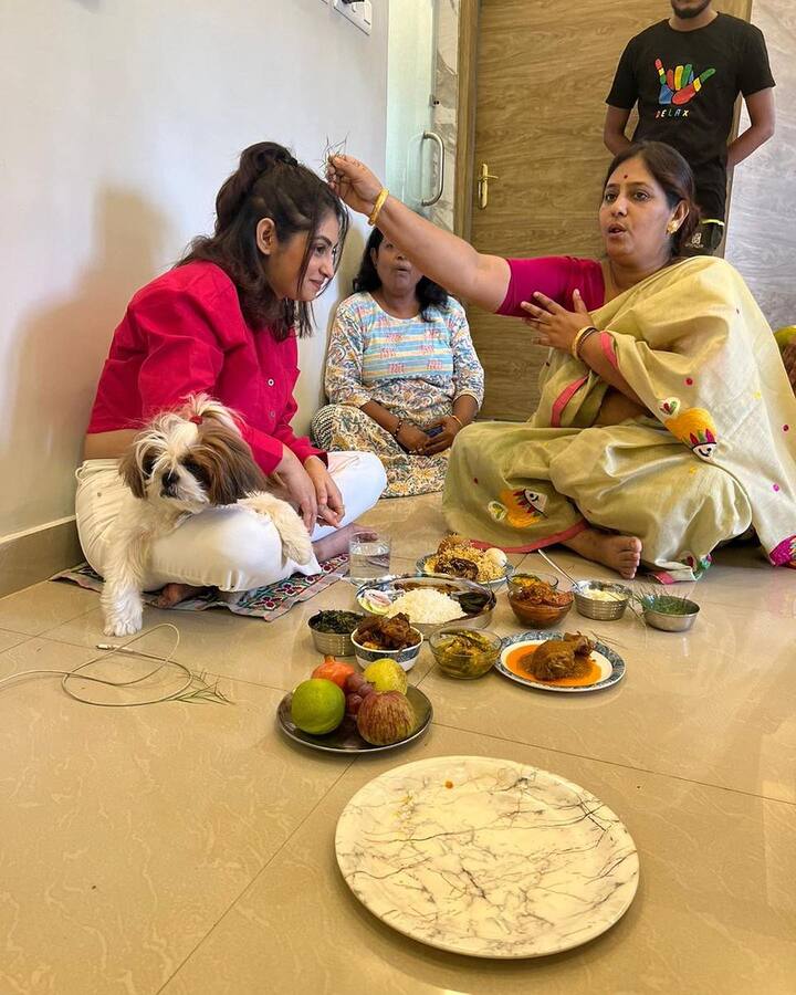 বর্তমানে তিনি 'বাংলা মিডিয়াম' ধারাবাহিকে অভিনয় করছেন। এই ডেলিসোপটিও বেশ পছন্দ করছে দর্শক।