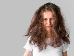 Hairfall Remedies: हेयरफॉल रोकने के लिए इन बातों का रखें ध्यान