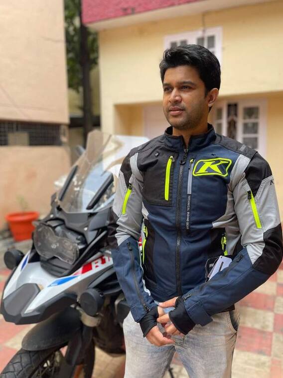 కొత్త బైక్ కొన్న బిగ్ బాస్ అభిజిత్- ధర అక్షరాలా రూ. 22 లక్షలు!