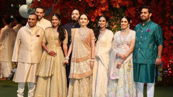 देशातील आघाडीची कंपनी रिलायन्स इंडस्ट्रीज लिमिटेडचे मालक मुकेश अंबानी आणि त्यांचे कुटुंबिय यांचं शिक्षण किती याबाबत तुम्हाला कधी प्रश्न पडला आहे का, तर याचं उत्तर आज जाणून घ्या.