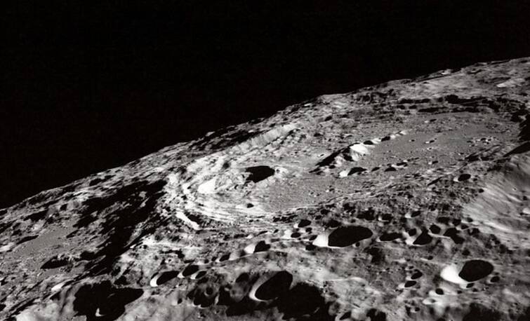Science News: চাঁদের মাটিতে গ্রানাইট শিলার সম্ভার! মাটি খুঁড়ে দেখতে অভিযান শীঘ্রই
