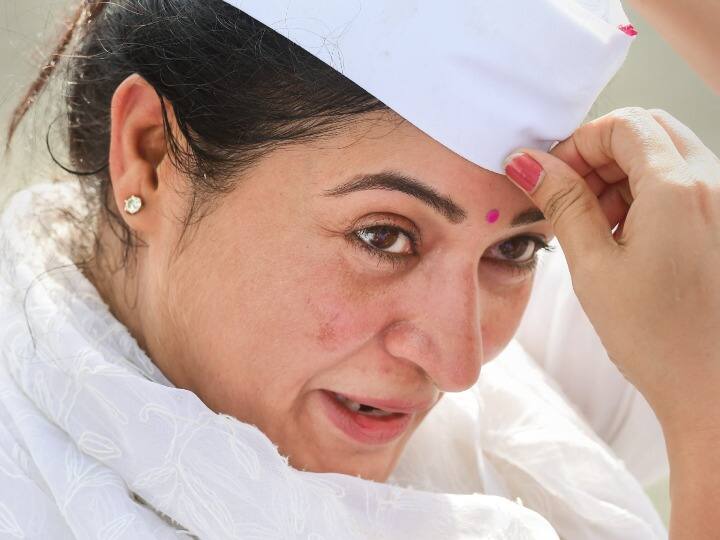 Congress may take action on Alka Lamba after her statement of contesting alone on all 7 Lok Sabha seats in Delhi Lok Sabha Elections 2024: अलका लांबा पर कार्रवाई कर सकती है कांग्रेस! दिल्ली की सातों सीटों पर अकेले चुनाव लड़ने के दिए थे संकेत