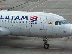 Pilot Of Flight With 271 Passengers Collapses And Dies In Bathroom 3 Hours After Take-Off