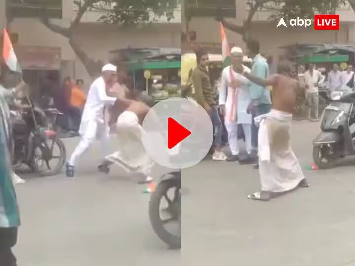 drunk man beaten after teasing old man see funny video Funny Video: ਸੜਕ ਵਿਚਕਾਰ ਬਜ਼ੁਰਗ ਨੂੰ ਤੰਗ ਕਰਨ ਲਗਾ ਸ਼ਰਾਬੀ, ਗੁੱਸੇ 'ਚ ਆਏ ਬਜ਼ੁਰਗ ਨੇ ਬੁਰੀ ਤਰ੍ਹਾਂ ਕੁੱਟਿਆ, ਵੀਡੀਓ ਦੇਖ ਨਹੀਂ ਰੁਕੇਗਾ ਹਾਸਾ