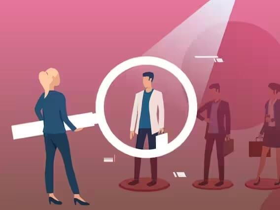 રેલવેમાં 2.4 લાખથી વધુ જગ્યાઓ પર ભરતી થવાની છે. ભારતીય રેલ્વે ટૂંક સમયમાં આ ખાલી જગ્યાઓ માટે સૂચના જારી કરશે. જાહેરનામું બહાર પડતાની સાથે જ પાત્રતા ધરાવતા ઉમેદવારો રેલવેમાં ભરતી માટે અરજી કરી શકશે.