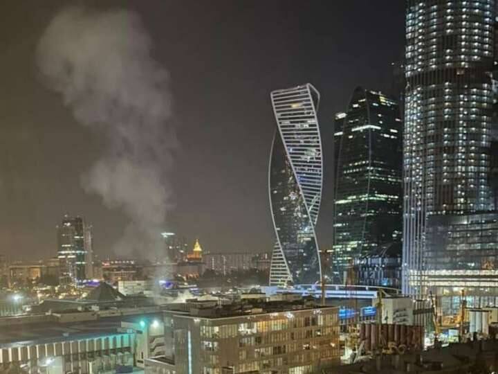 Moscow Attack: मॉस्को में ड्रोन से हमले की कोशिश नाकाम, रूस के दावे पर यूक्रेन ने भी वीडियो जारी कर कहा- ये है सच्चाई Ukrainian drone attack in Moscow Russia claimed attempt ha been failed Moscow Attack: मॉस्को में ड्रोन से हमले की कोशिश नाकाम, रूस के दावे पर यूक्रेन ने भी वीडियो जारी कर कहा- ये है सच्चाई