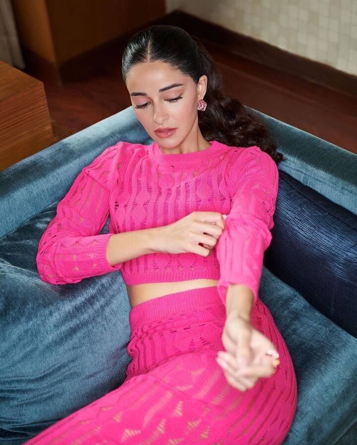 सिद्धार्थ कनन के शो में पहुंचीं अनन्या पांडे ने कहा कि उन्हें लगता है कि पूजा से उनका कंपेरिजन किया जाएगा. हो सकता है कि पूजा को ज्यादा पसंद किया जाए. एक्ट्रेस ने ये भी कहा कि आयुष्मान जब पूजा का गेटअप लेकर बाहर आते थे तब वे काफी इंसिक्योर हो जाया करती थीं.