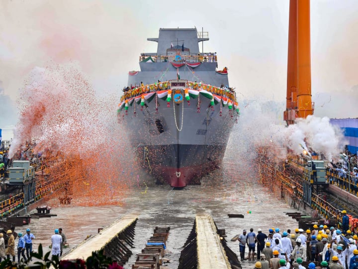 INS Vindhyagiri Launch: राष्ट्रपति द्रौपदी मुर्मू ने गुरुवार (17 अगस्त) को कोलकाता में नौसेन्य युद्धपोत आईएनएस विंध्यगिरि लॉन्च किया.