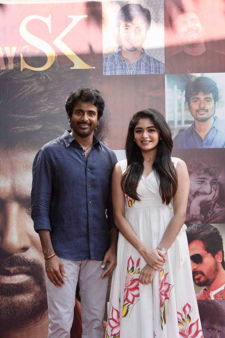 இவரது நடிப்பில் இதுவரை இரண்டு படங்கள் மட்டும் வெளியாகி இருந்தாலும், மக்கள் மத்தியில் பிரபலமாகிவிட்டார் அதிதி.