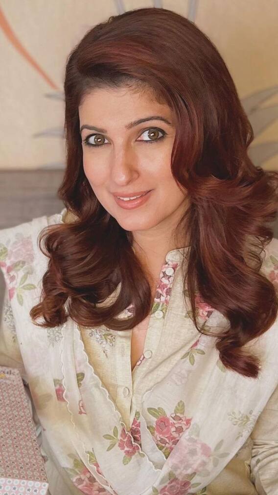 ক্য়ামেরা থেকে কলমে মন দিয়েছেন যে অভিনেতারা